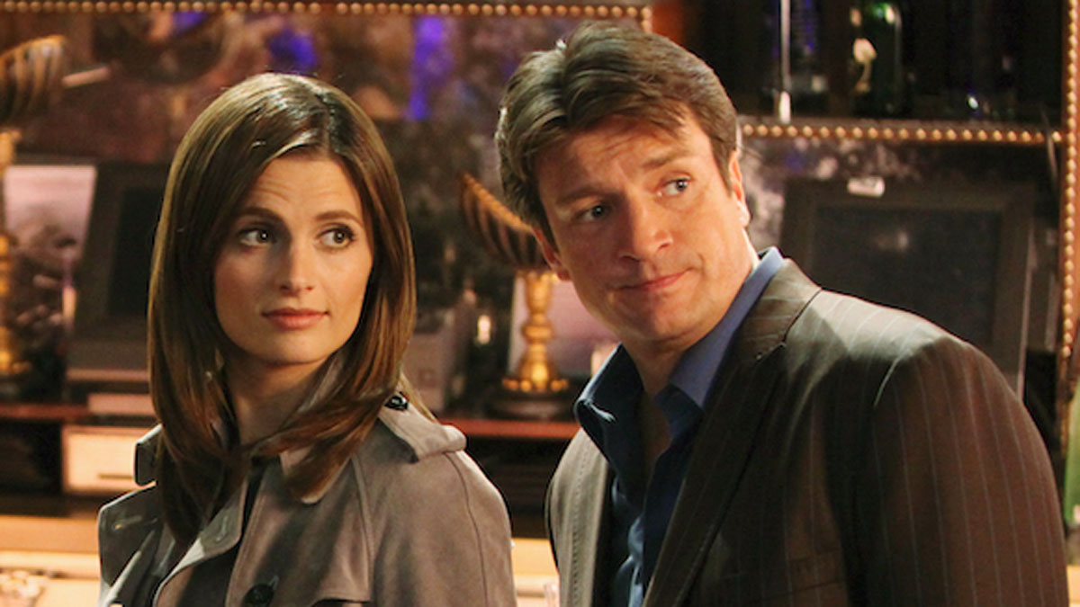 Stana Katic und Nathan Fillion in Castle.