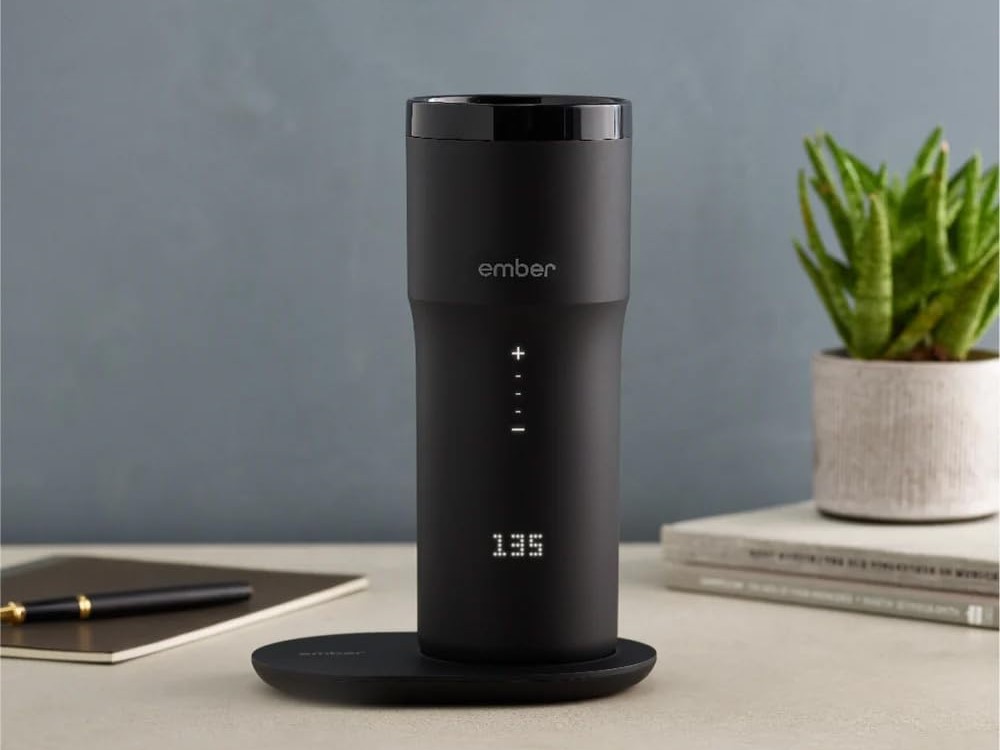 Ember Travel Mug 2+ avec Apple Find My parmi les meilleurs cadeaux technologiques pour les amateurs de gadgets