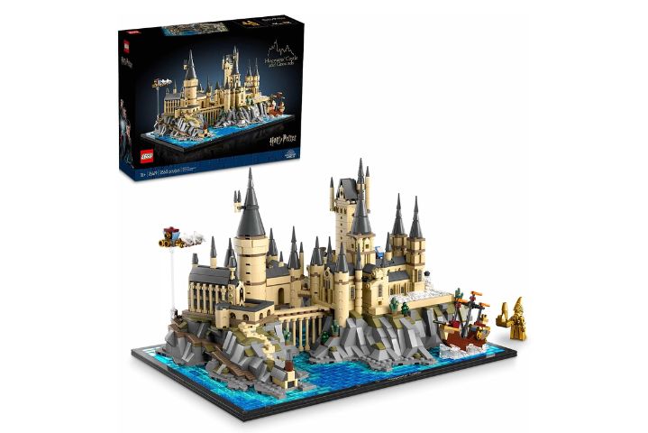 „Harry Potter“-Hogwarts- und Gelände-Lego-Set