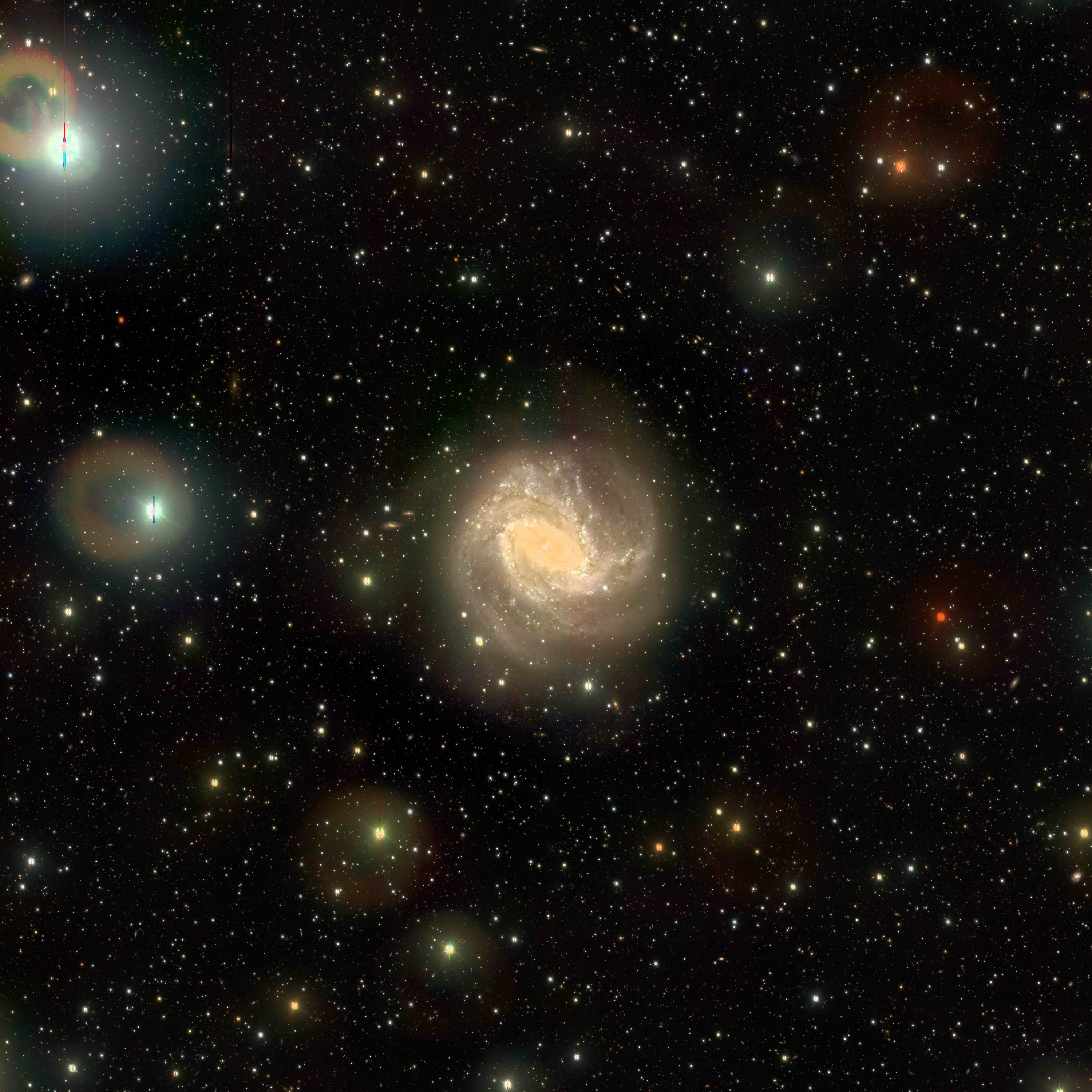 Imagem da galáxia espiral conhecida como Catavento do Sul (também referida como NGC 5236 ou M 83), localizada a uma distância de cerca de 15 milhões de anos-luz de nós, capturada pelo VST (VLT Survey Telescope), telescópio italiano gerido pelo Instituto Nacional Italiano de Astrofísica (INAF) no Observatório do Paranal do ESO, Chile.