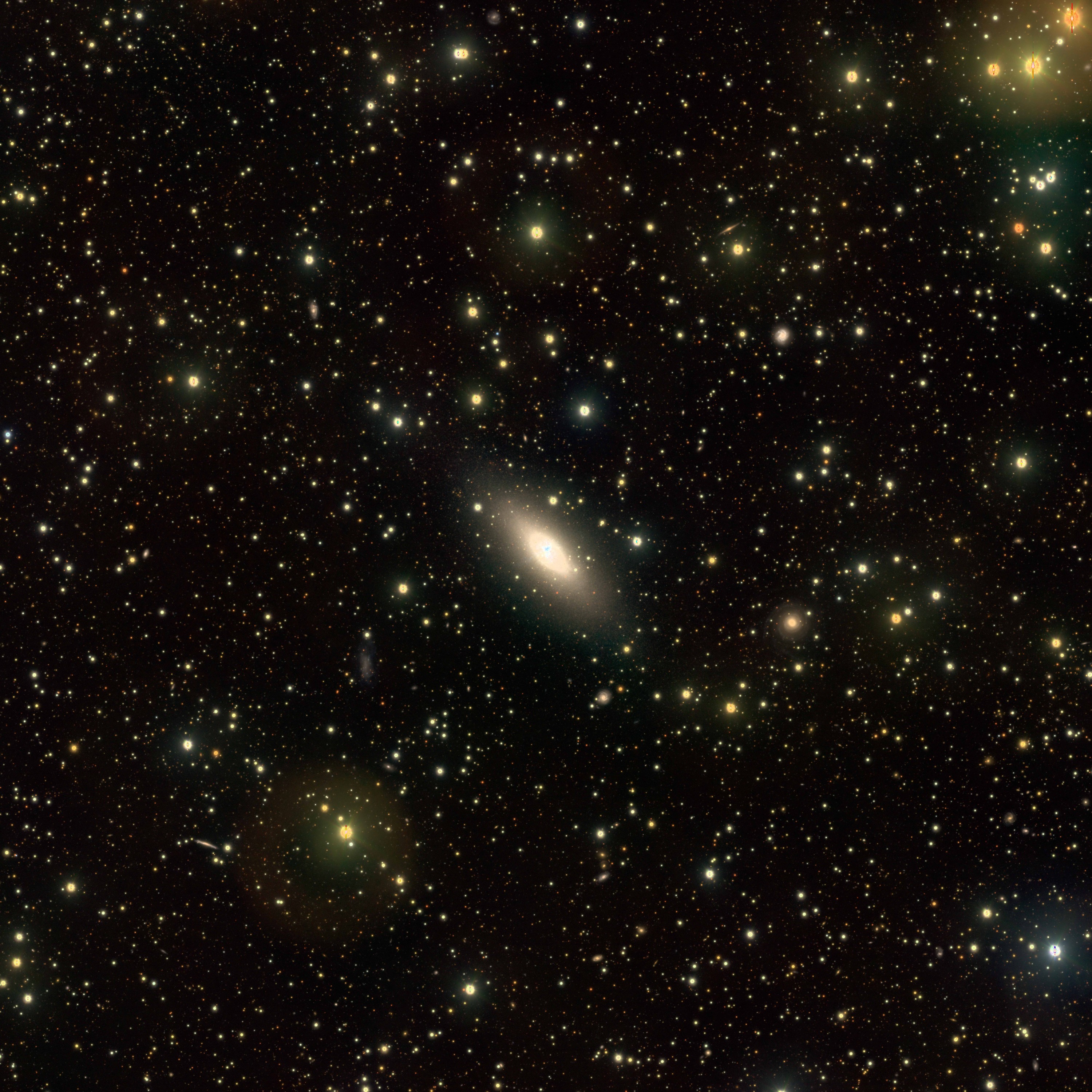 Bild der unregelmäßigen Galaxie NGC 5253, die sich in einer Entfernung von etwa 11 Millionen Lichtjahren von uns befindet, aufgenommen mit dem VST (VLT Survey Telescope), einem italienischen Teleskop, das vom italienischen Nationalinstitut für Astrophysik (INAF) am Paranal-Observatorium der ESO verwaltet wird. Chile.