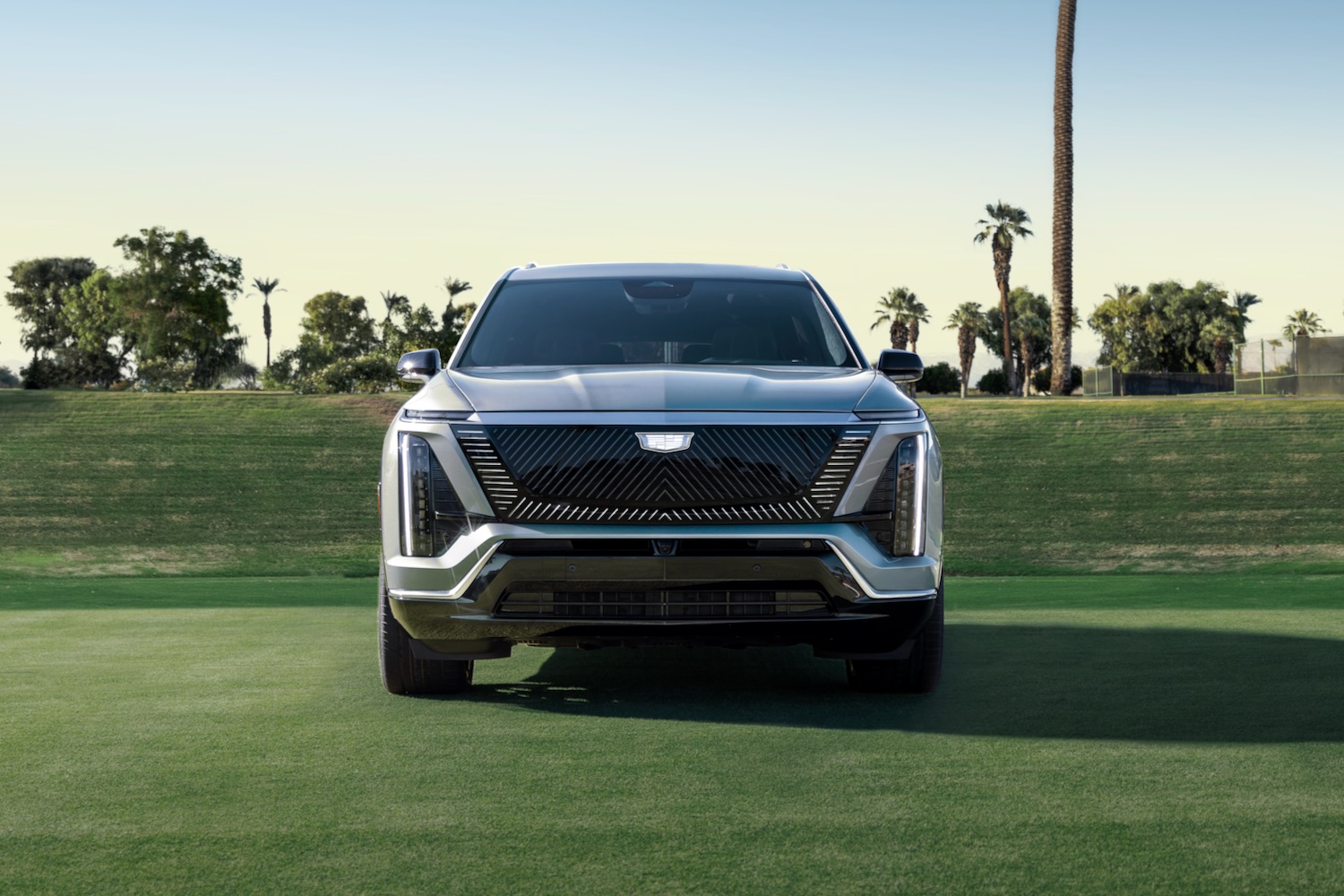 Cadillac Vistiq — роскошный электрический внедорожник для семей