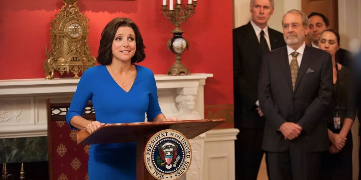 Селина Мейер выступает с речью в Veep.