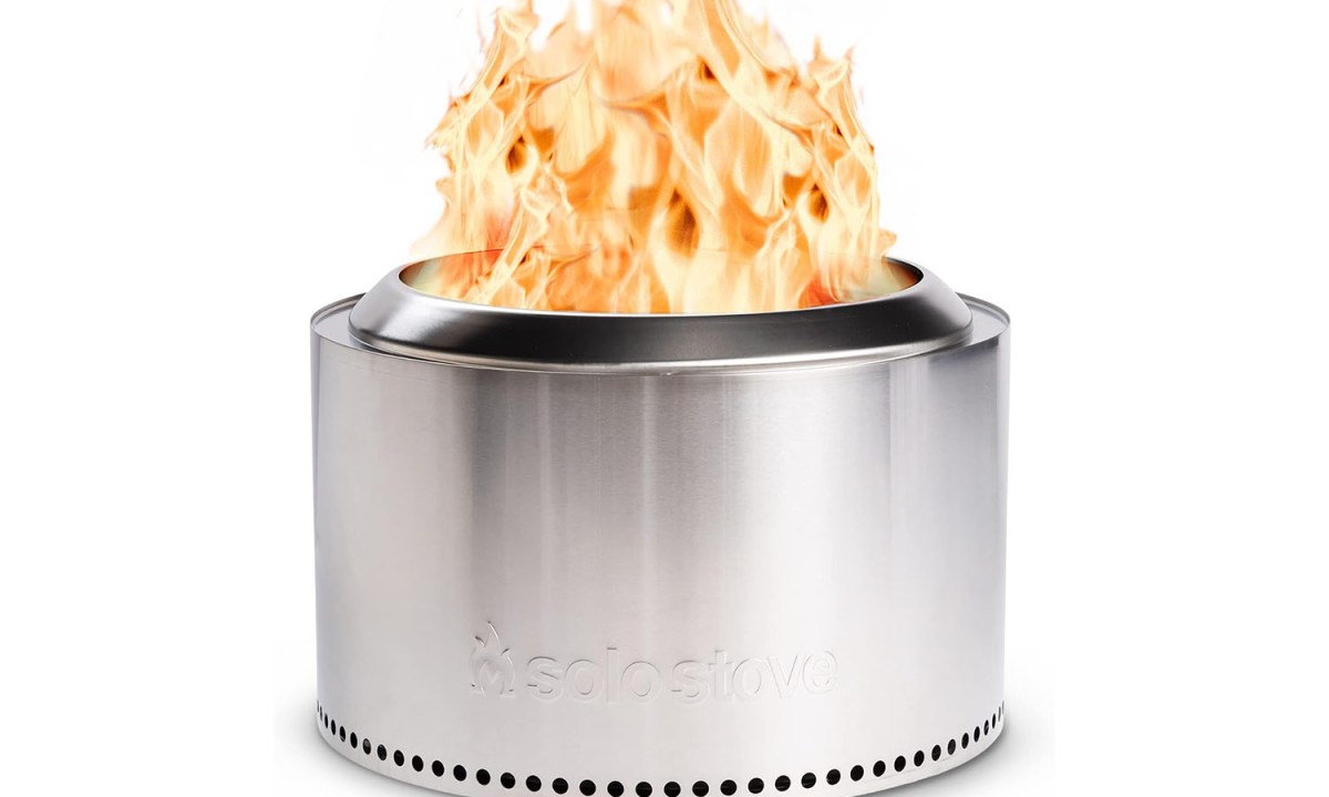 A burning Solo Stove