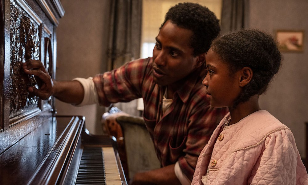 John David Washington and Skylar Aleece Smith in The Piano Lesson.