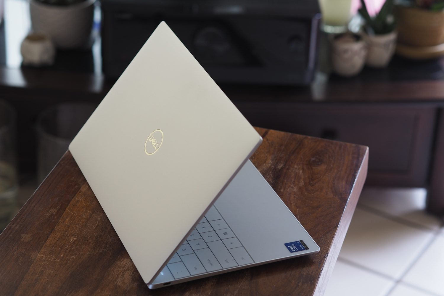 Dell XPS 13 (9350) review: better battery life, same design problems