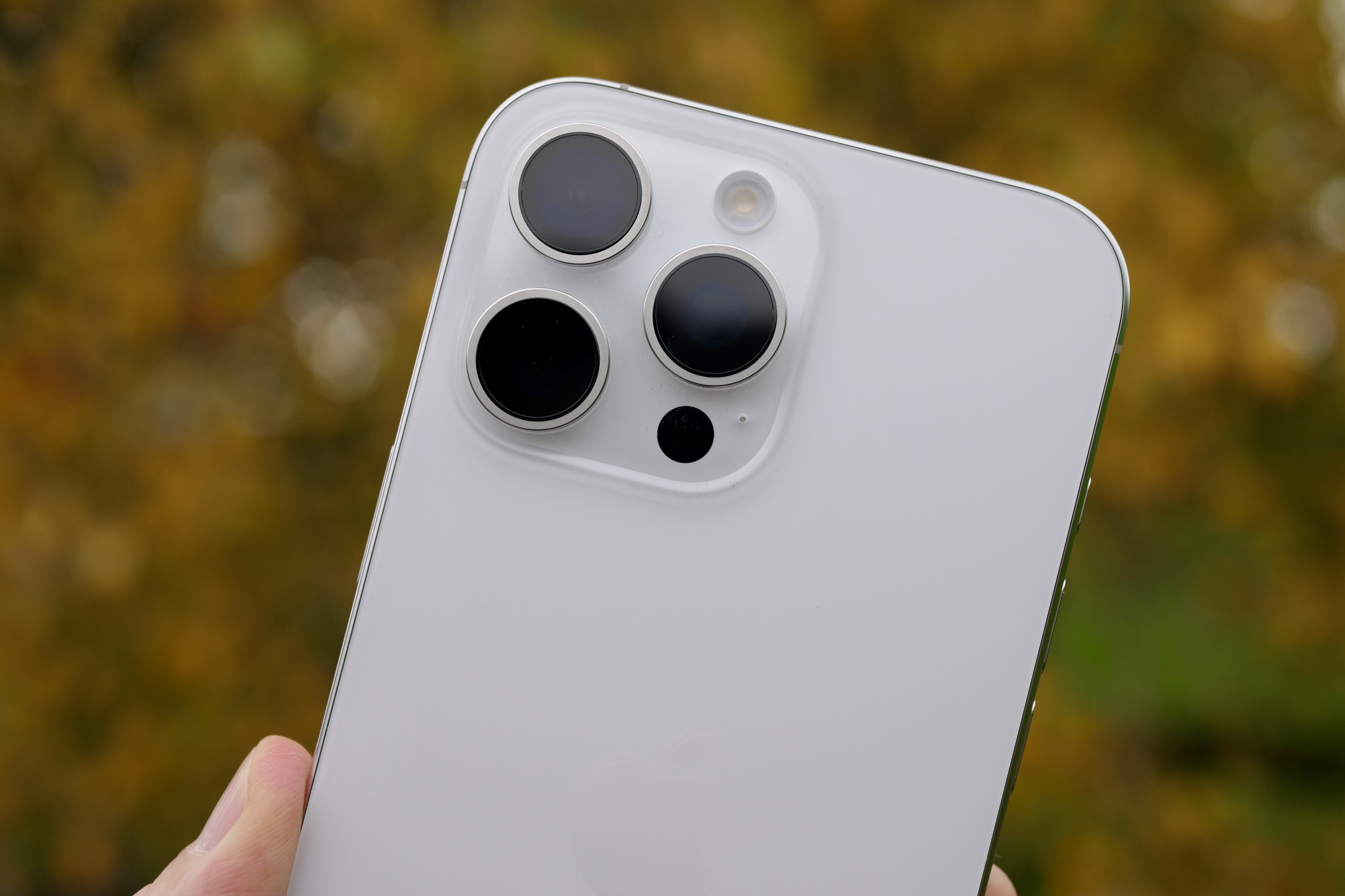 iphone 16 plus vs pro max camera comparison