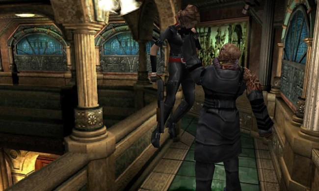 Mr. X attacking Leon and holding him up by his neck in the original Resident Evil 2