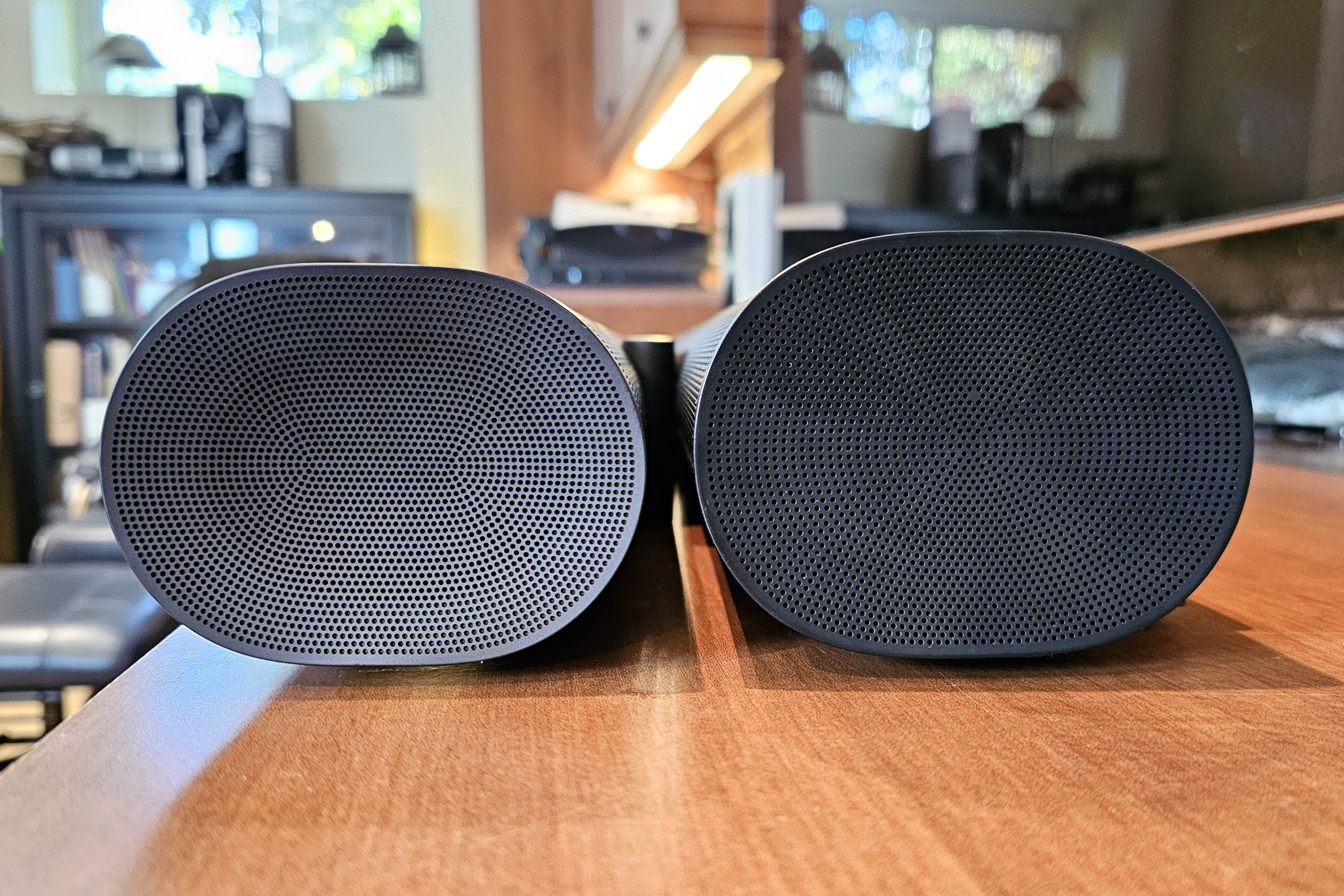 Sonos Arc Ultra e Sonos Arc.