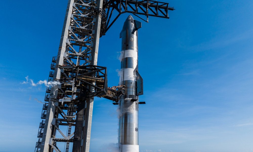 SpaceX's Starship ahead of its sixth test flight.