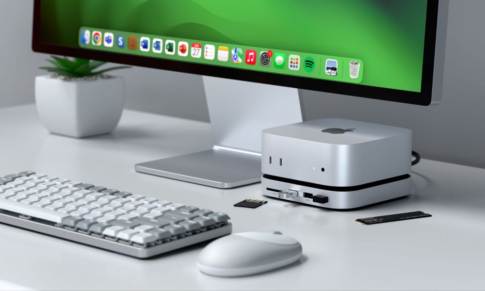 M4 Mac mini with Satechi hub on a desk.