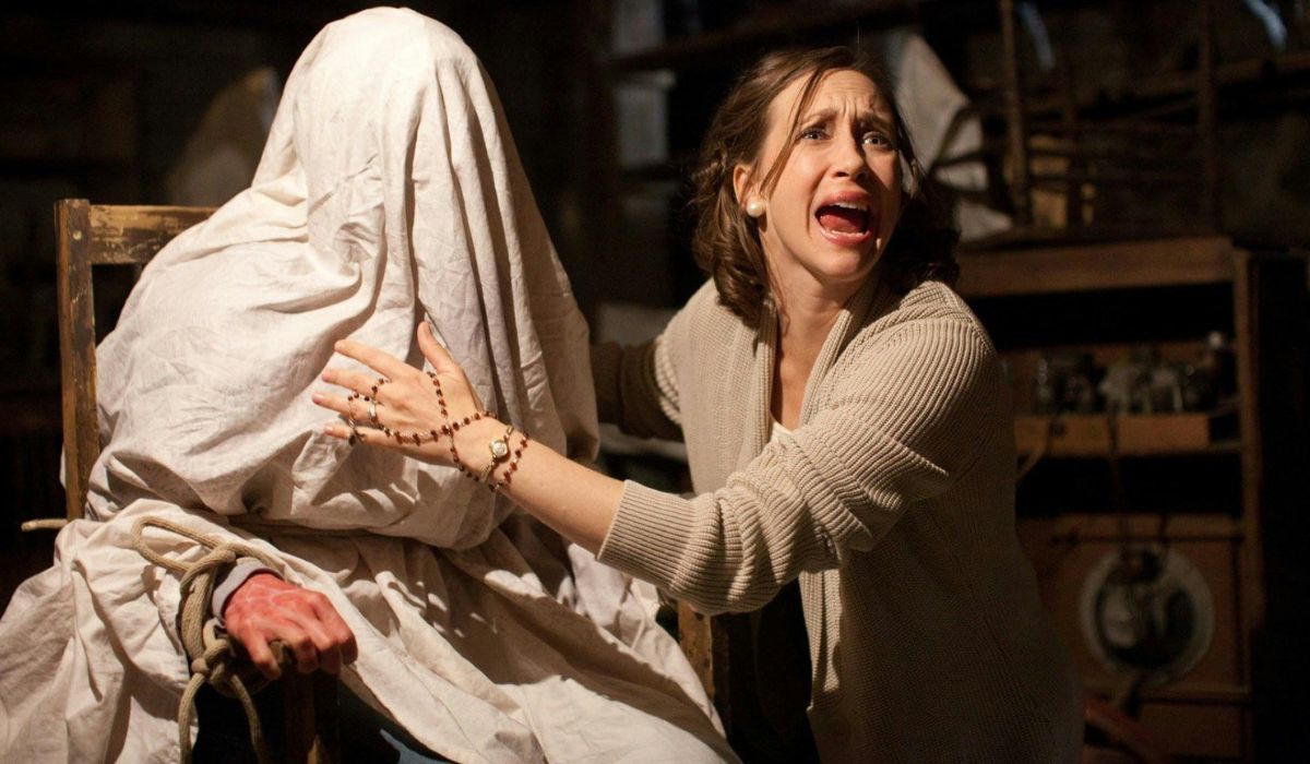 Die Warrens versuchen, einen Spuk in The Conjuring zu stoppen