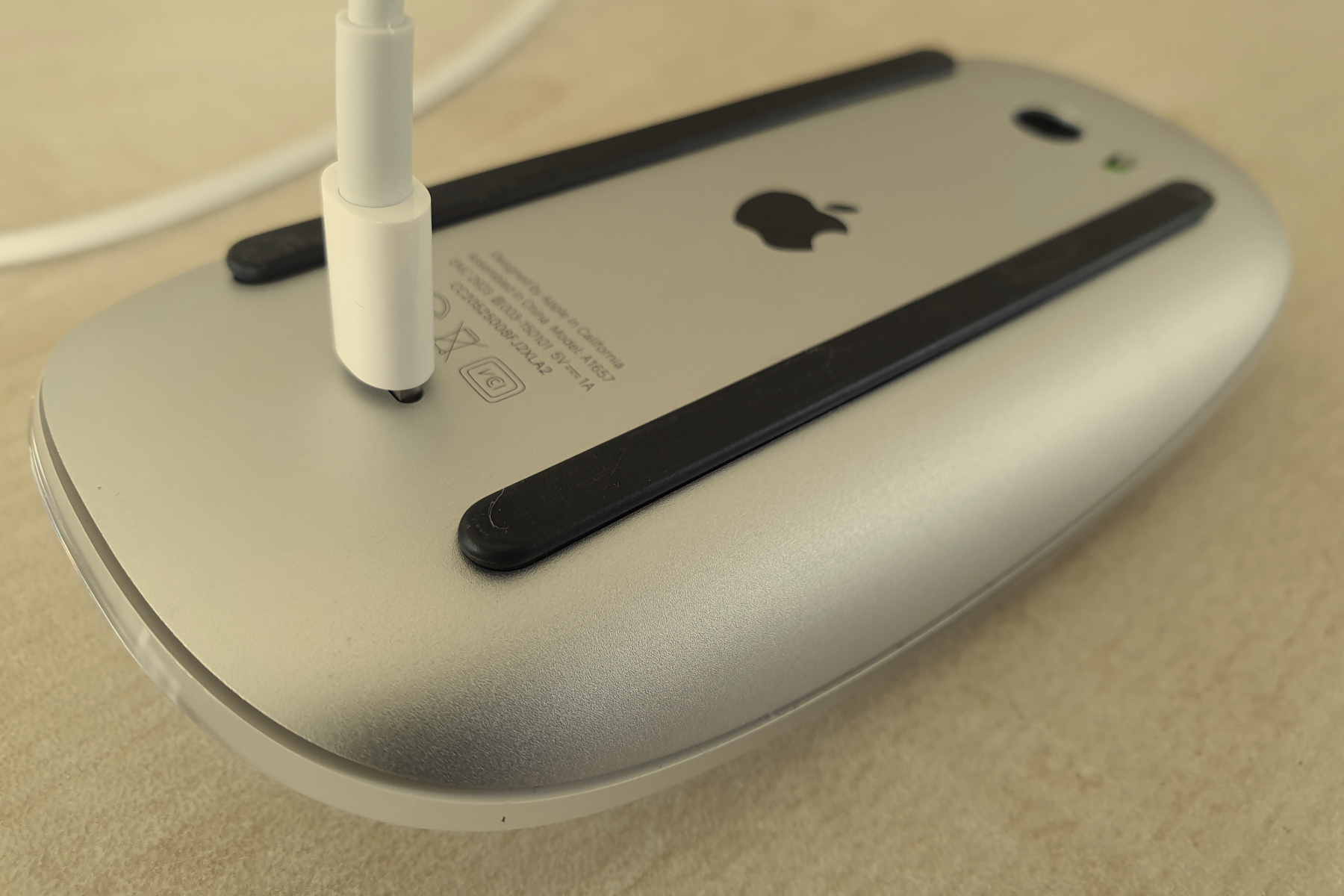 Charger la Magic Mouse.