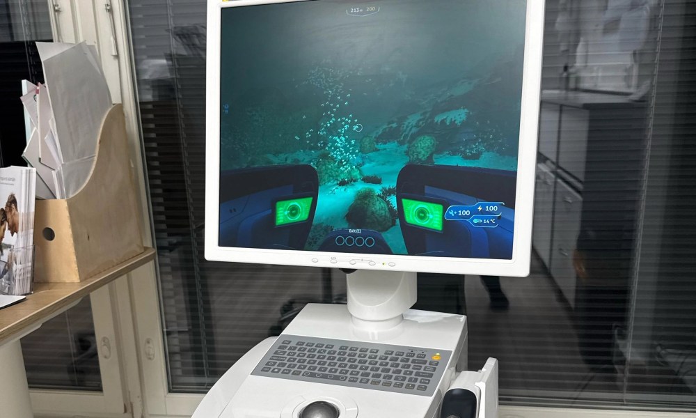 Subnautica running on a 3D dental scanner