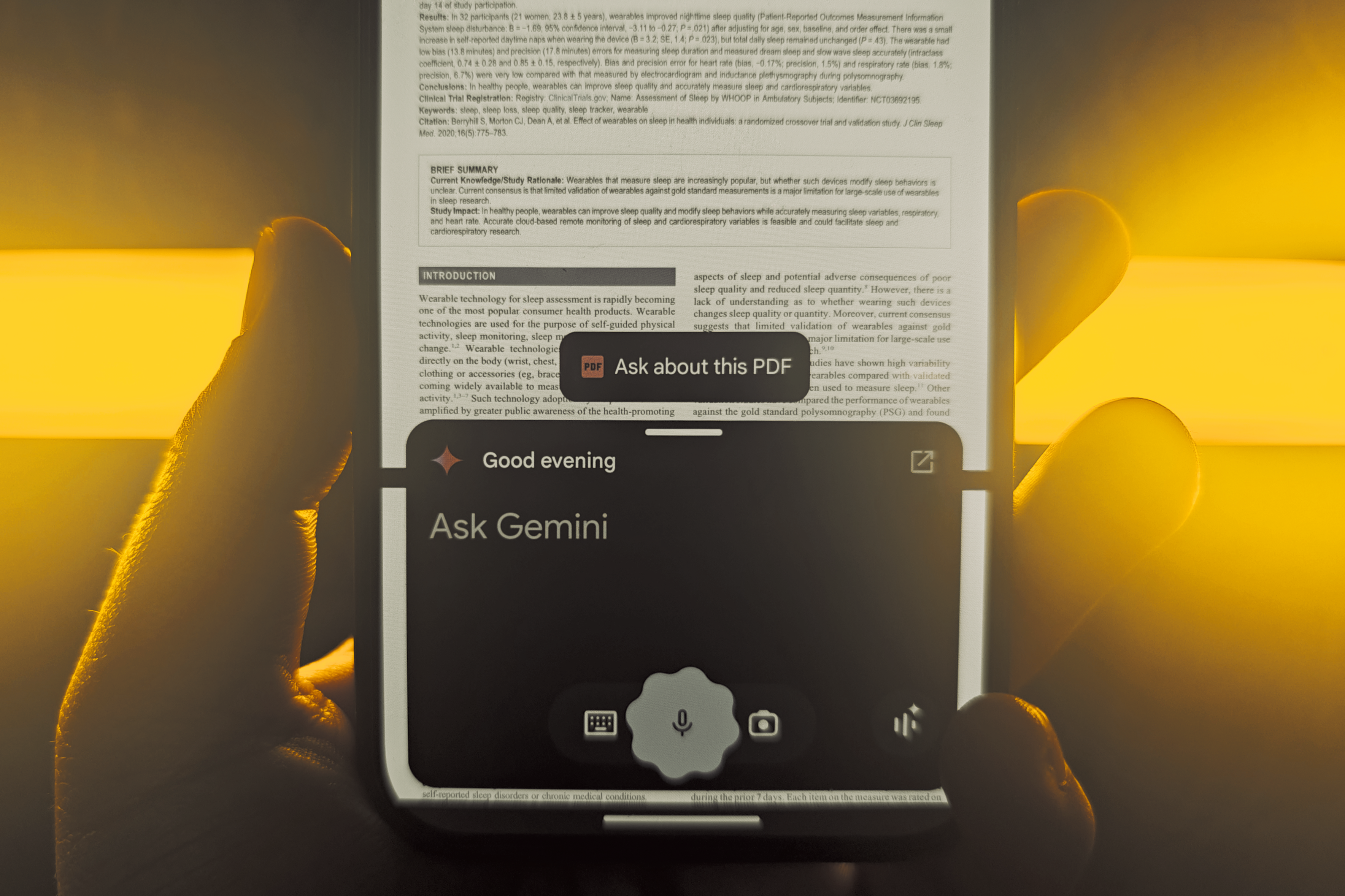 Première étape du traitement par Gemini d'un PDF dans l'application Files by Google.