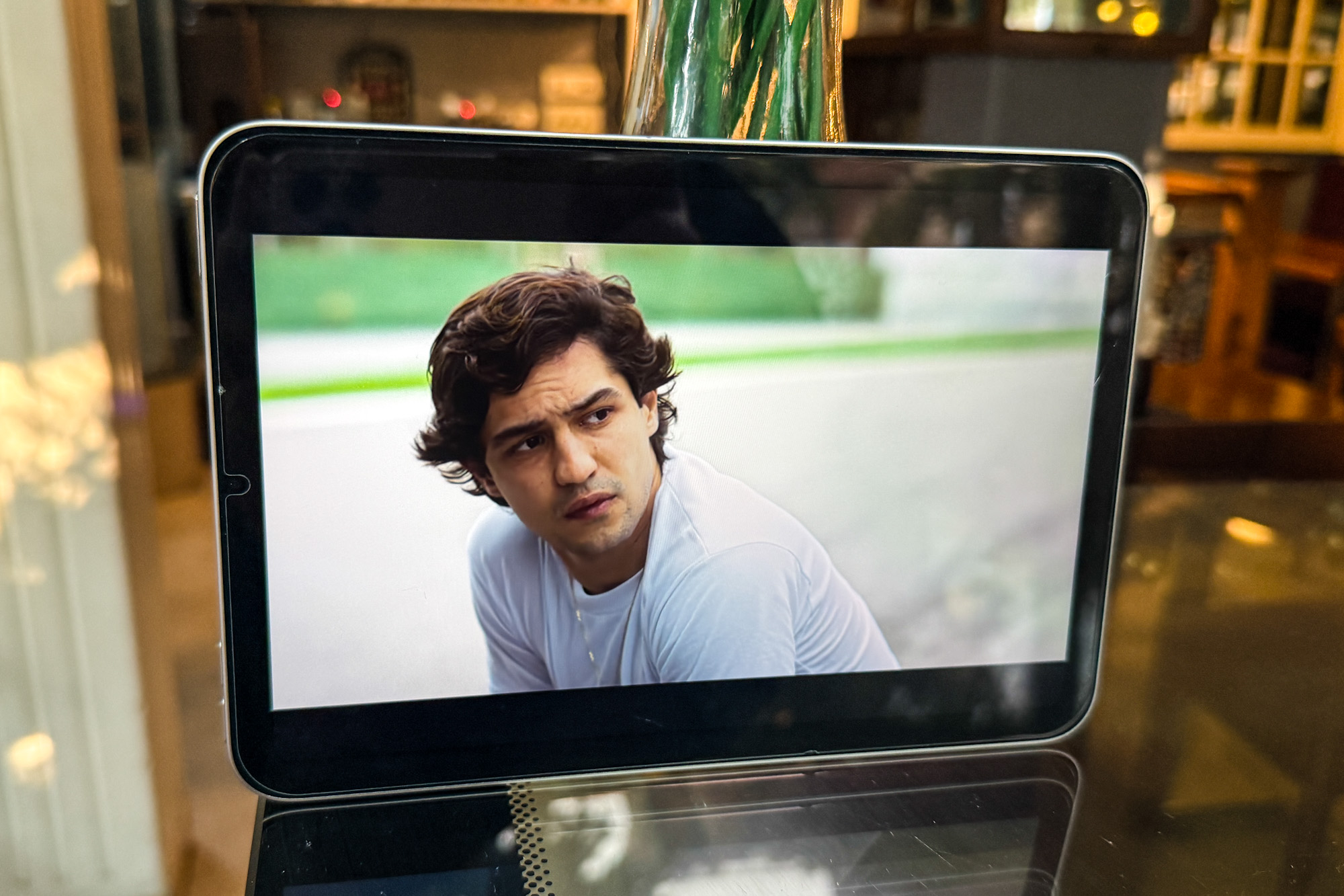 Ver Netflix en Apple iPad mini con A17 Pro.