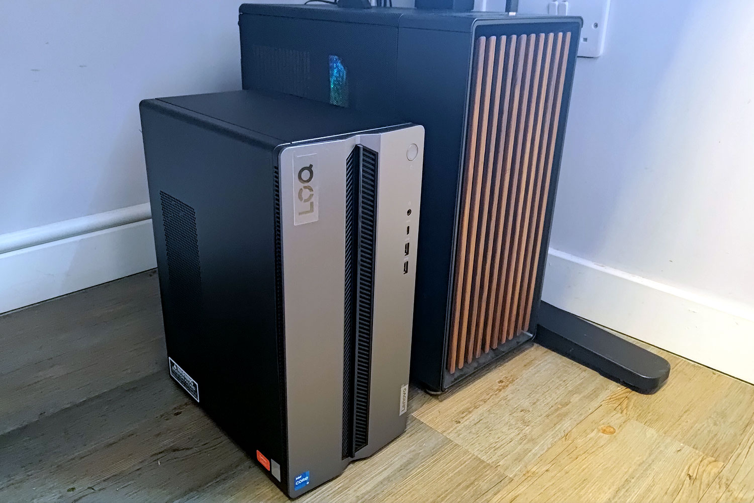 Lenovo Loq Tower 17IRR9 compared to Fractal North.