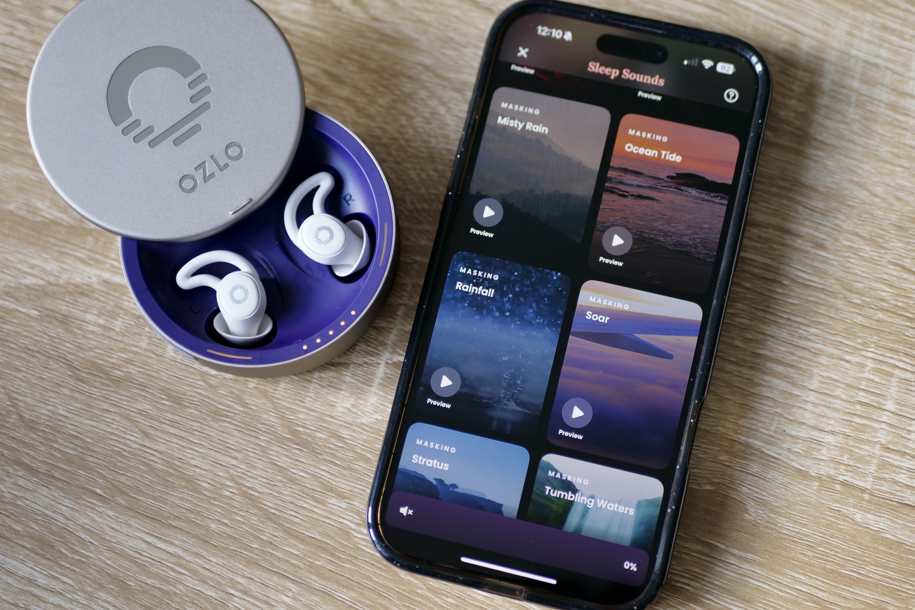 Los Ozlo Sleepbuds con la aplicación en un iPhone 16 Pro Max.