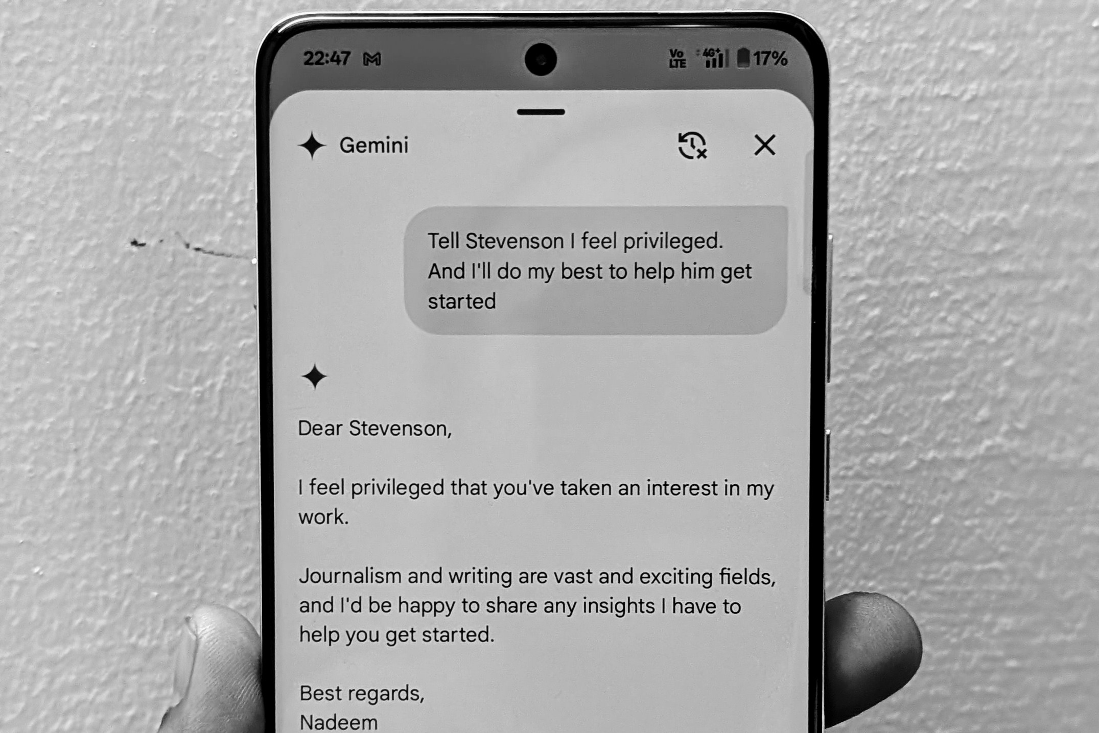 Gemini-Antwortgenerierung in der Gmail-App.