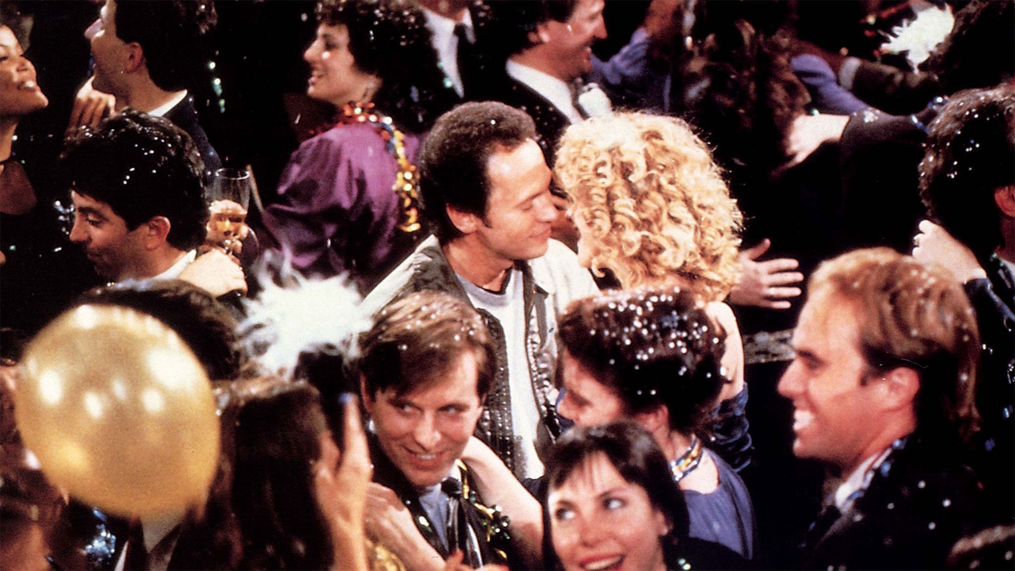 Die Menschen feiern Silvester in Harry und Sally.