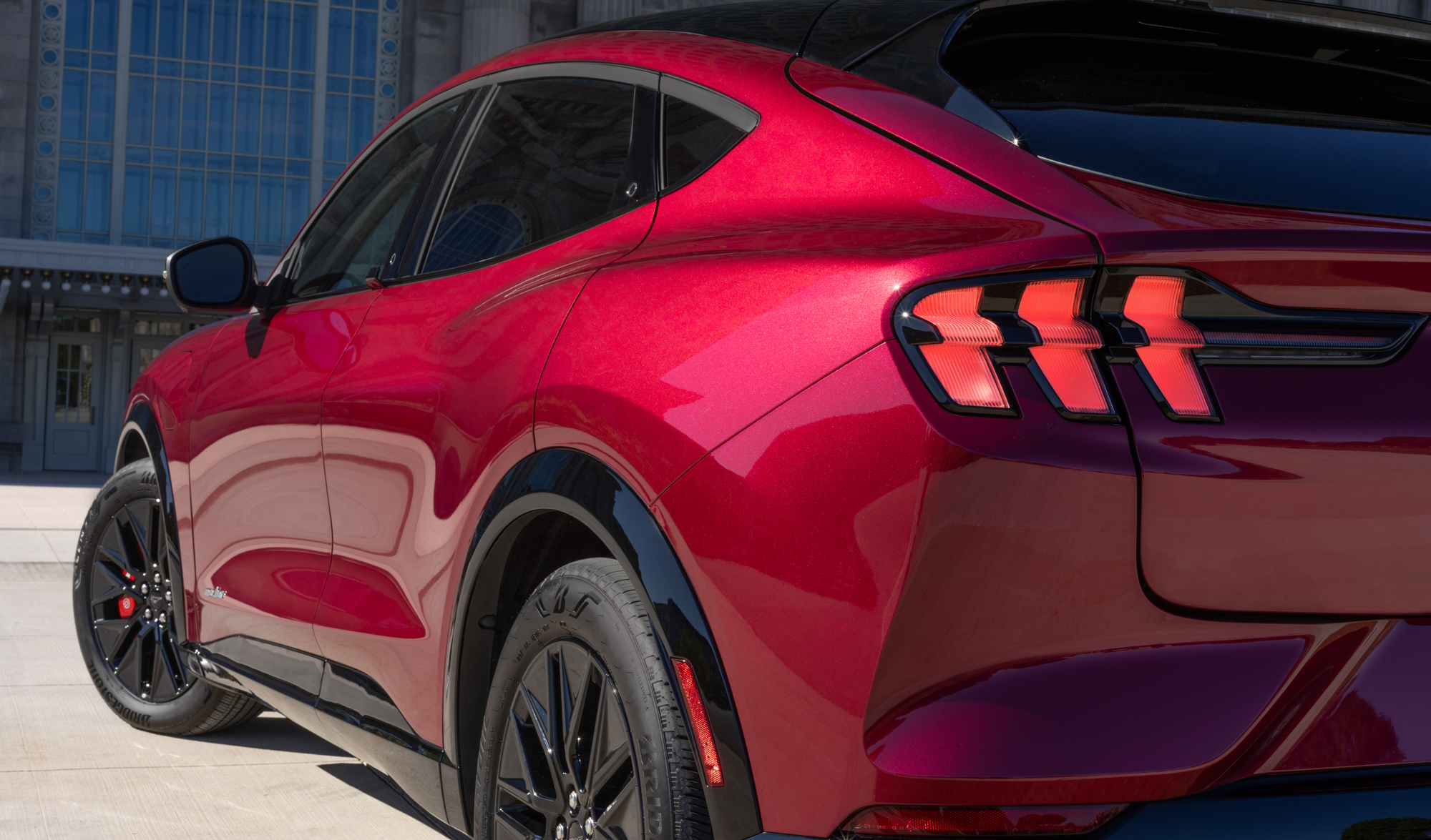 Arrière de la Ford Mustang Mach-E 2025