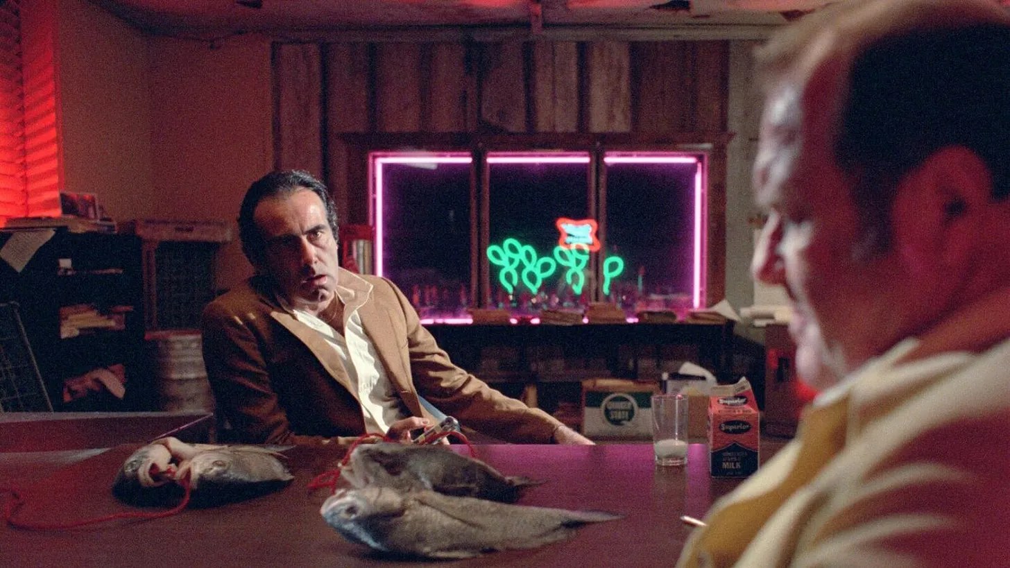 Dan Hedaya und M. Emmet Walsh in Blood Simple.