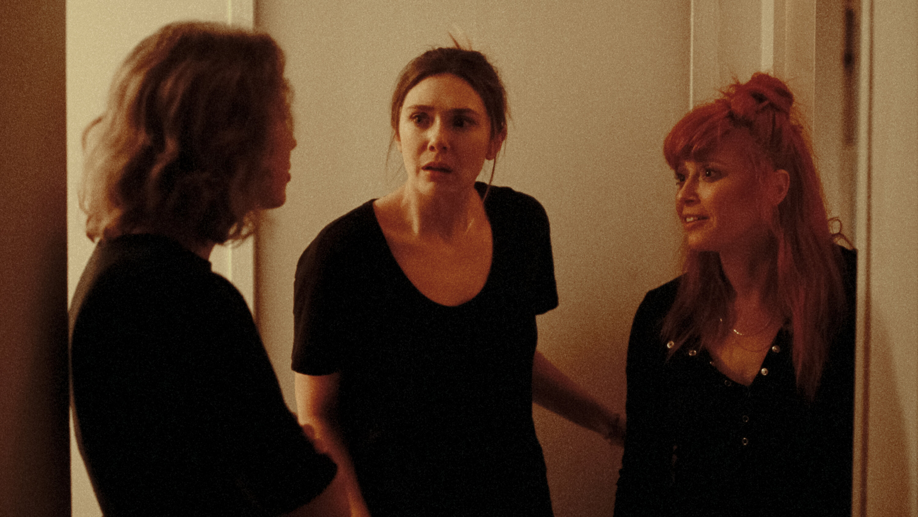 Carrie Coon, Elizabeth Olsen and Natasha Lyonne in His Three Daughters