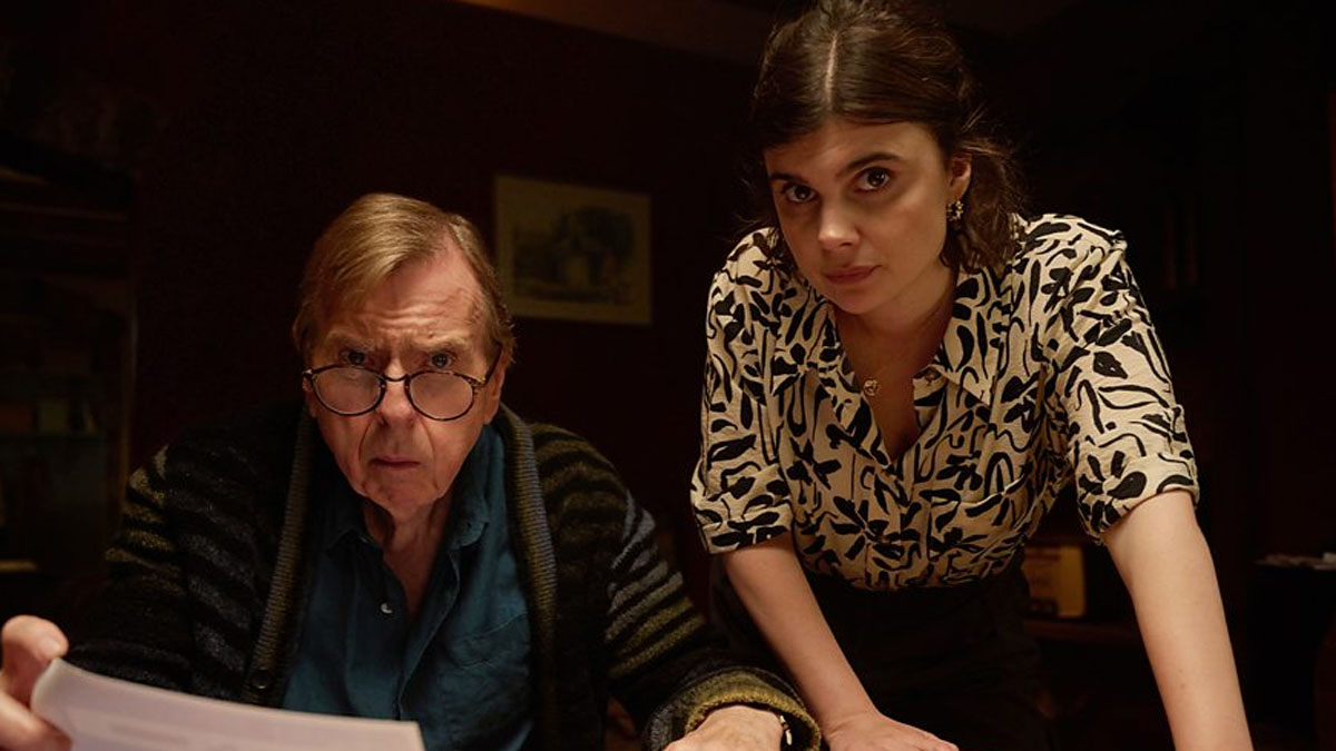 Timothy Spall and Gwyneth Keyworth in Death Valley.