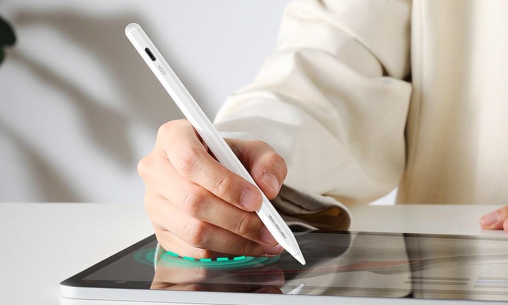 Person using the ESR Geo Digital Pencil.