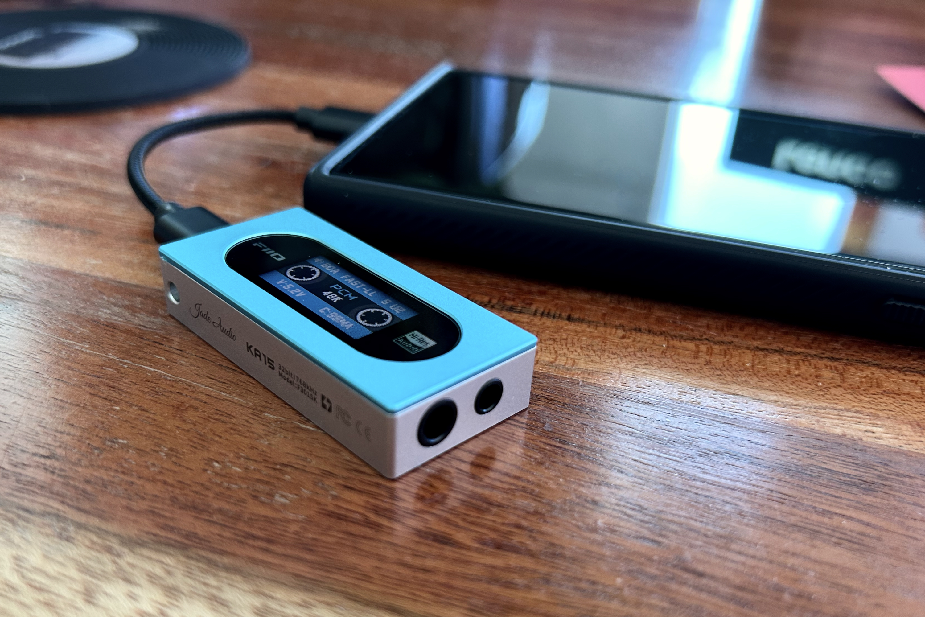 DAC/amplificador de auriculares móviles Fiio KA15.