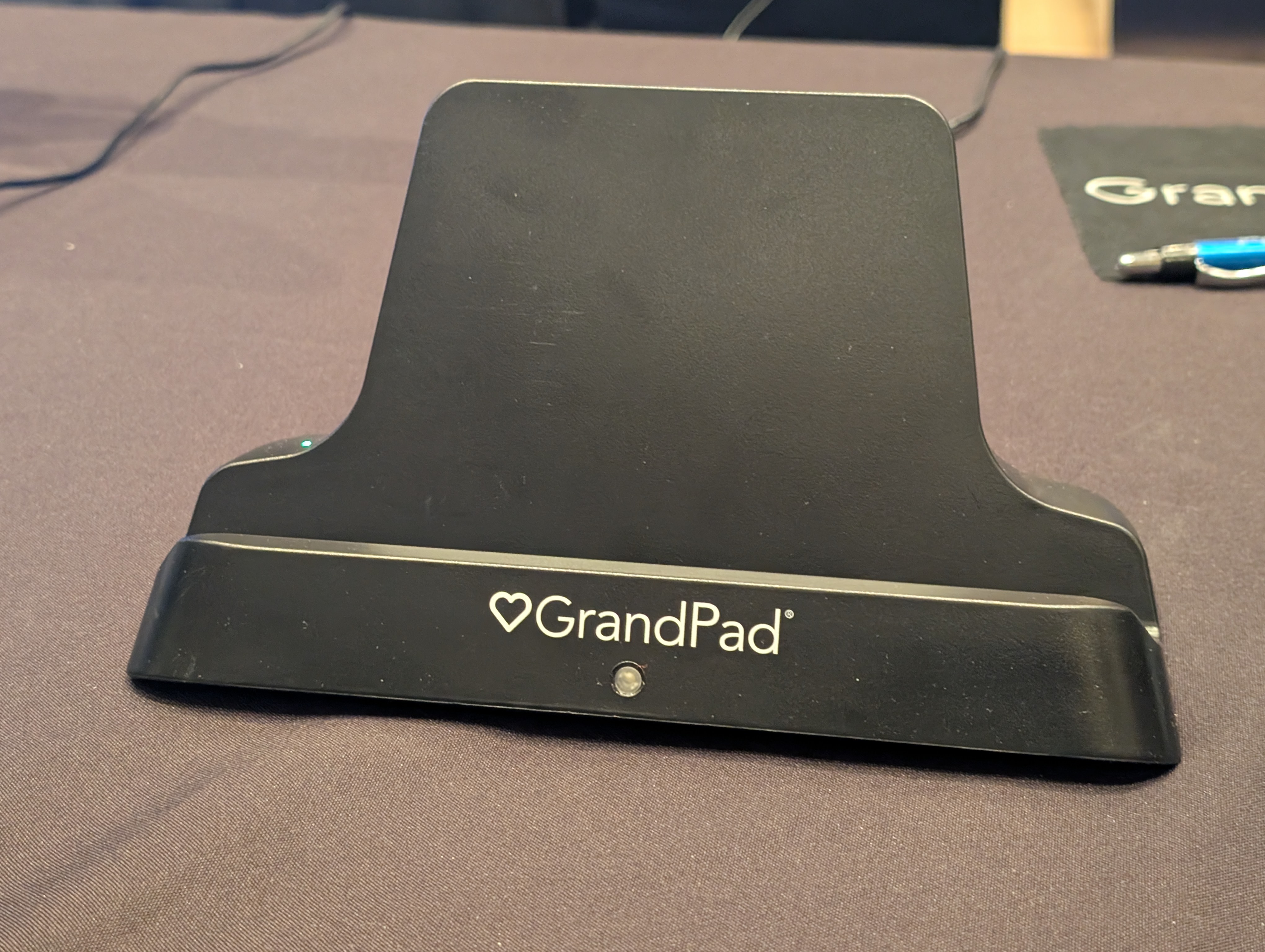 GrandPad wireless chargin dock