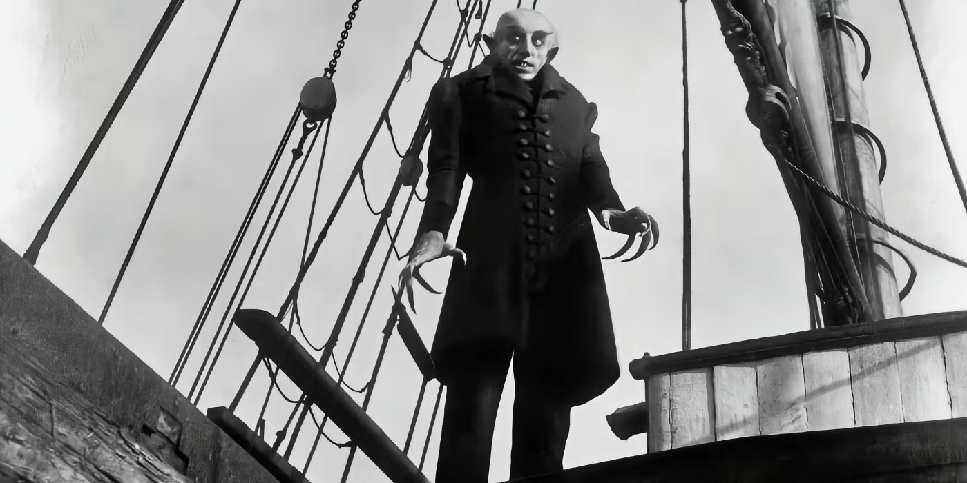 Un vampiro se encuentra en un barco en Nosferatu.