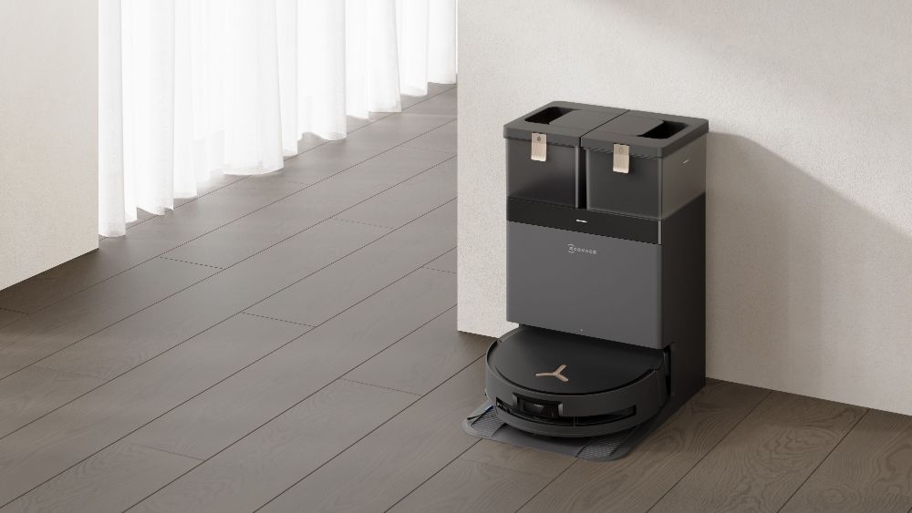 L'Ecovacs Deebot X8 Pro Omni dans sa station d'accueil.