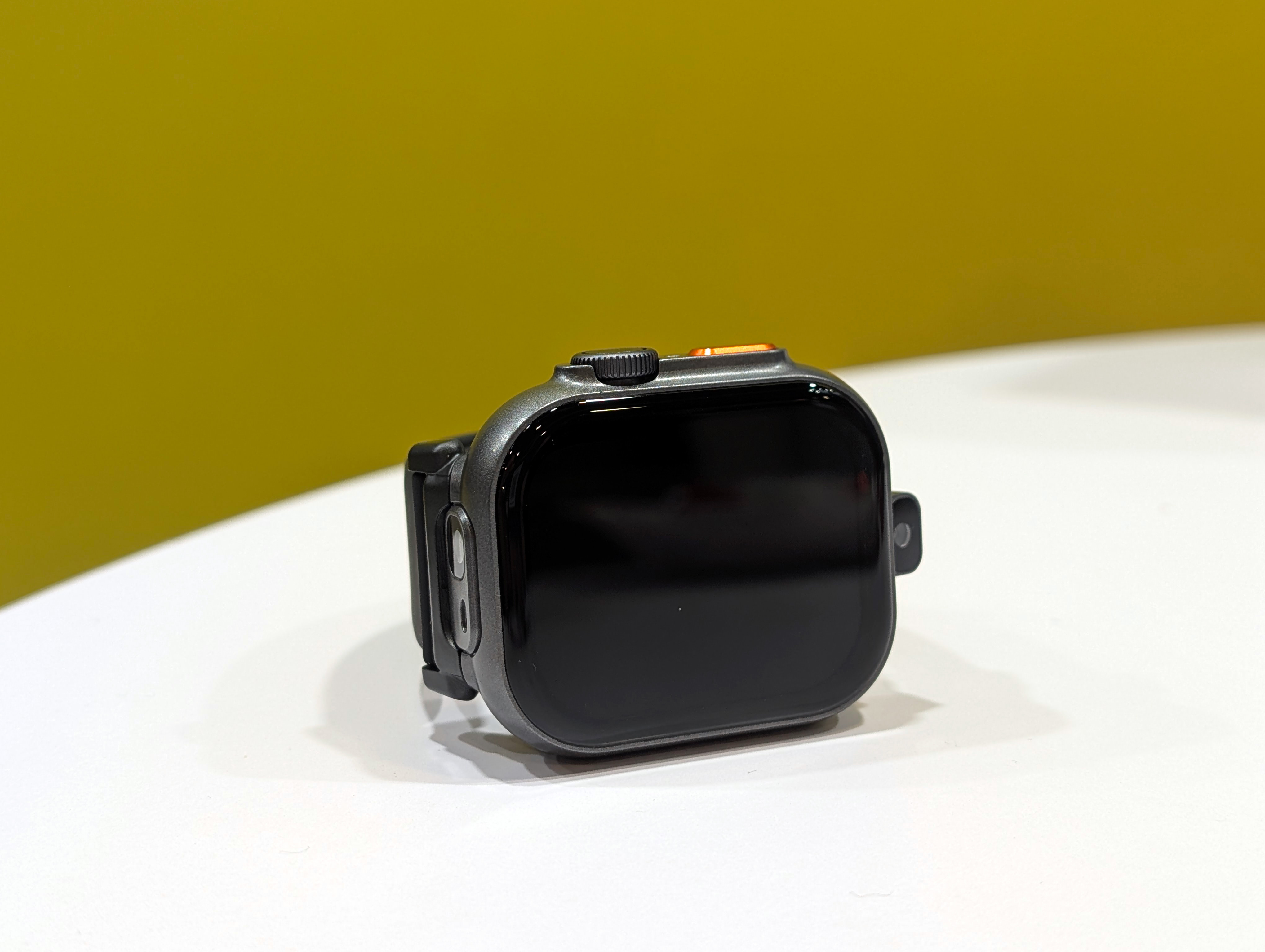 Pinwheel​ Smartwatch ⁣on a table