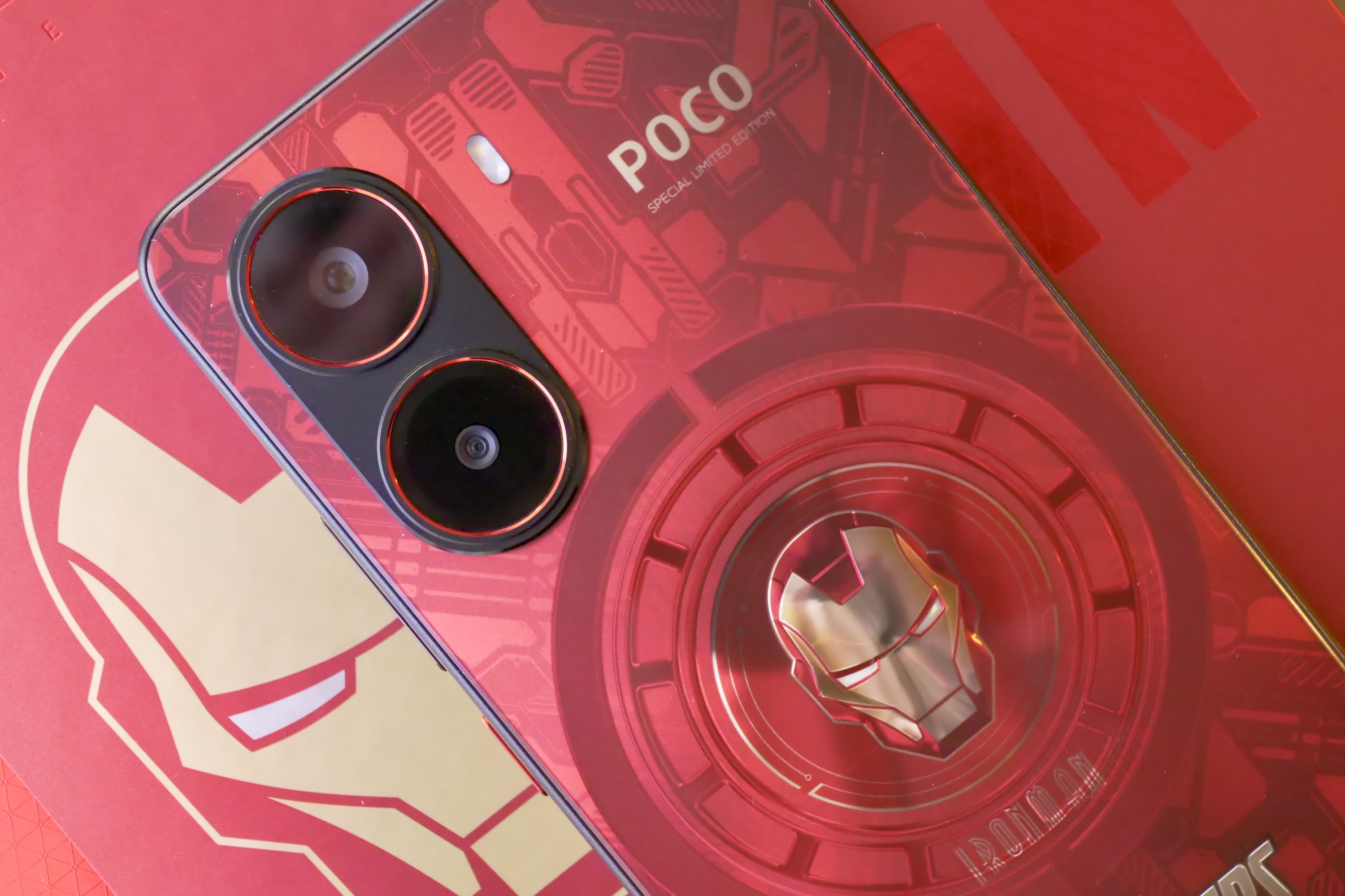 L'appareil photo du Poco X7 Pro - Iron Man Edition.