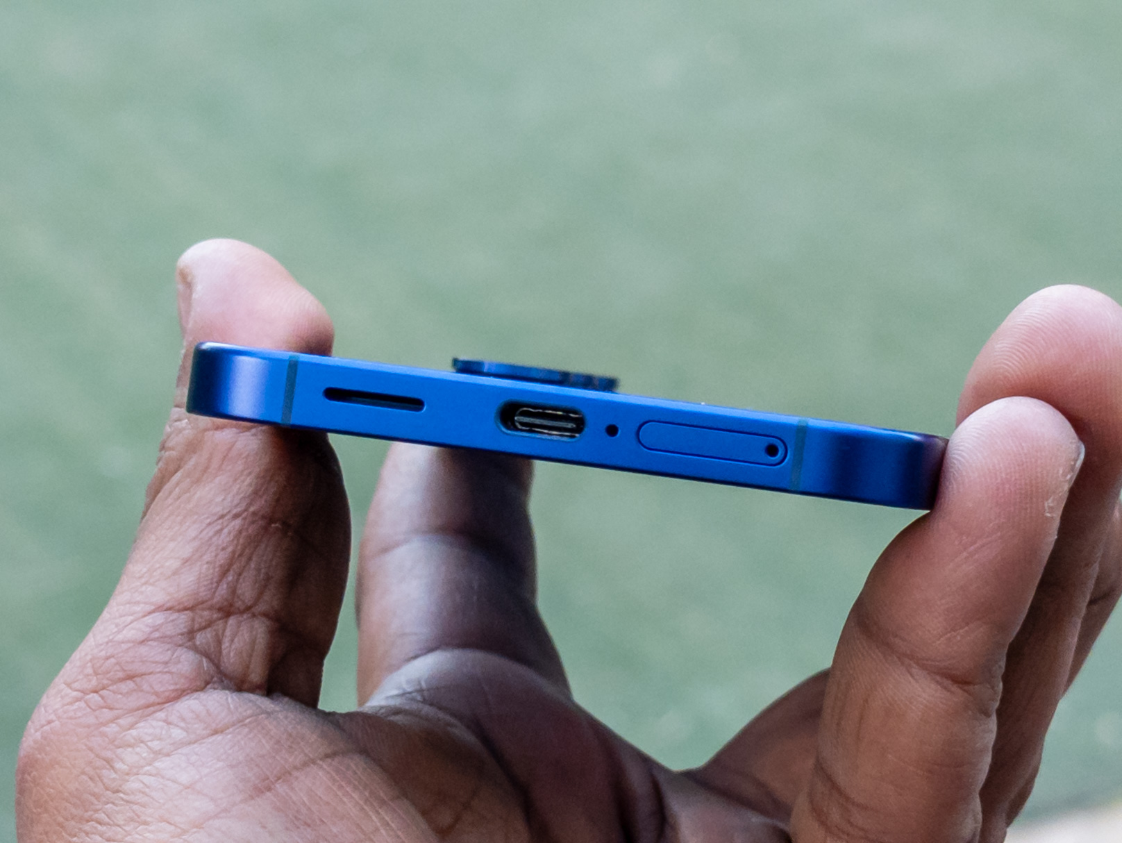 El puerto USB-C del Samsung Galaxy S25 Plus