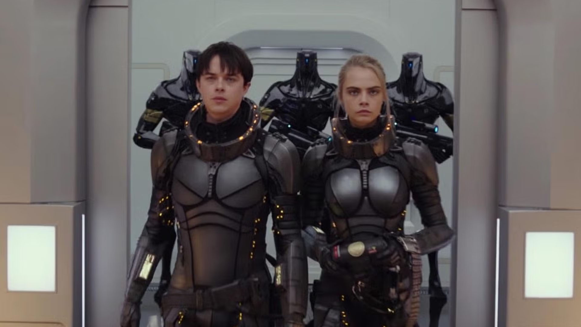 Dane DeHaan and Cara Delevingne in Valerian and the City of a Thousand Planets.