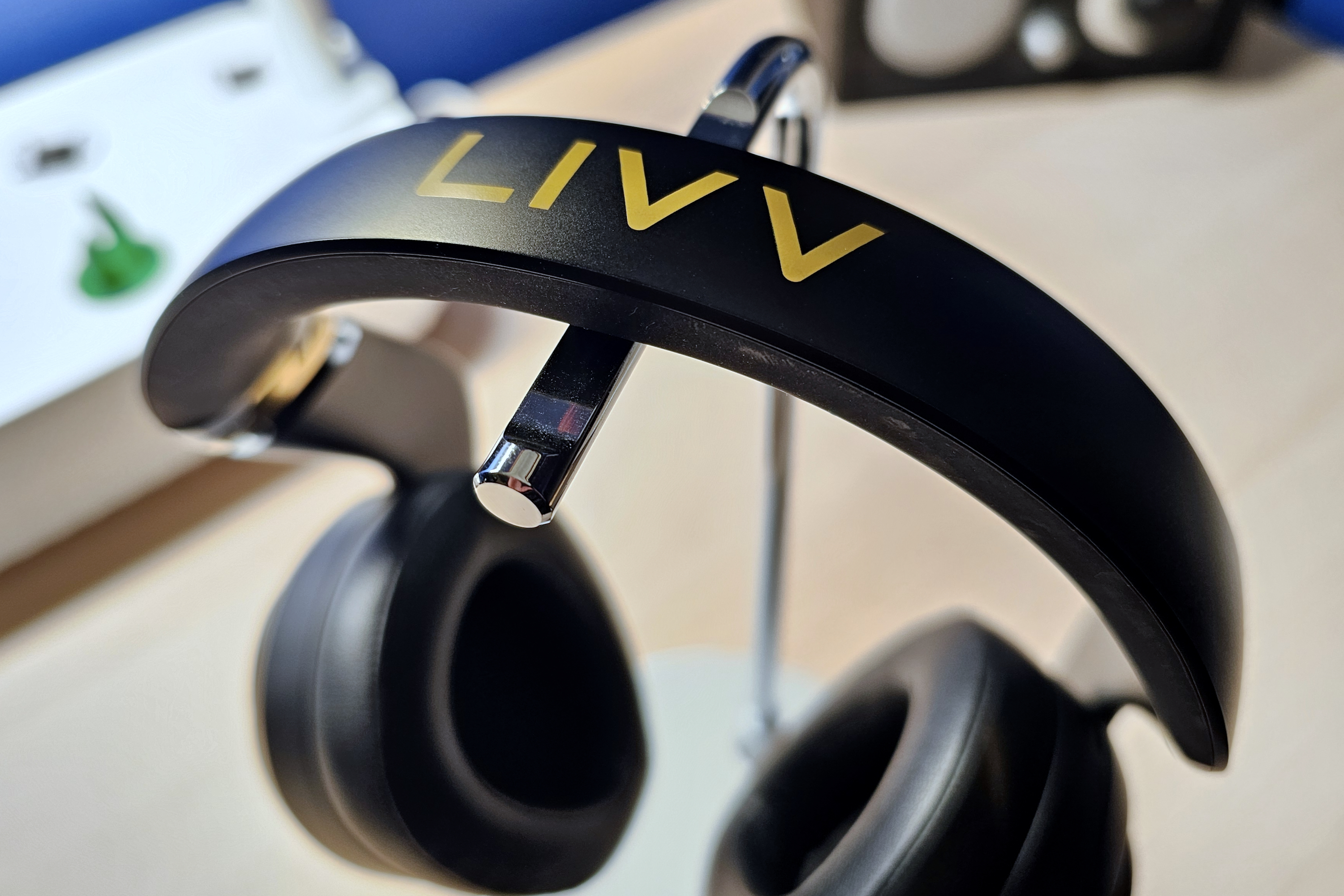 Livv Pro.