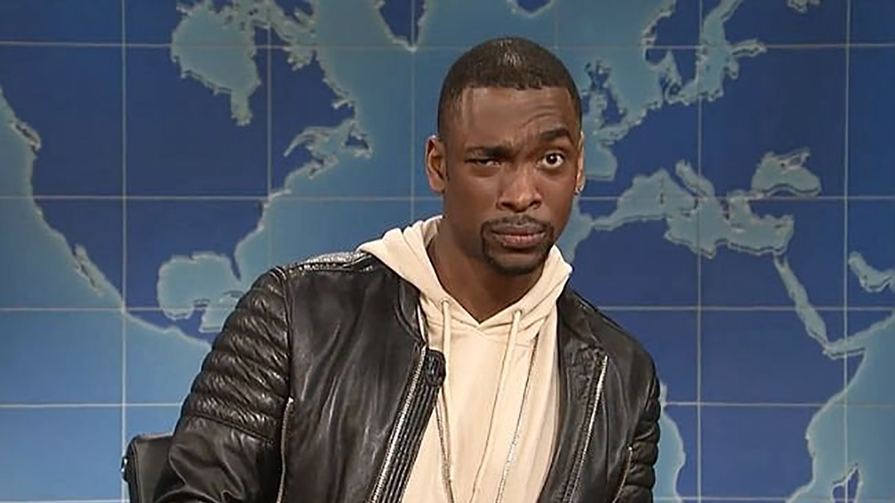 Jay Pharoah über das Weekend Update von SNL mit hochgezogener Augenbraue.